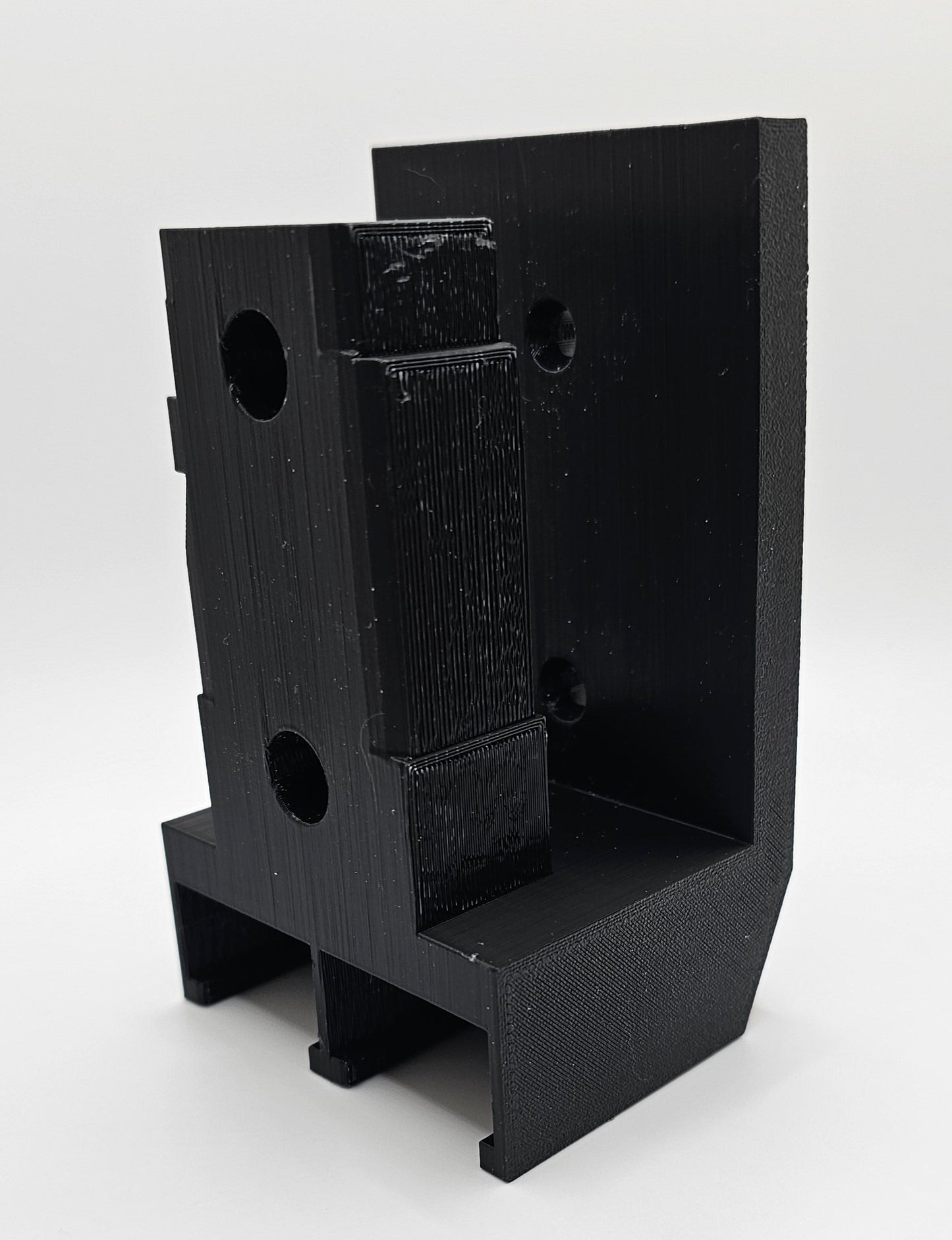 AKV Wallmount w/Dual Mag Hanger