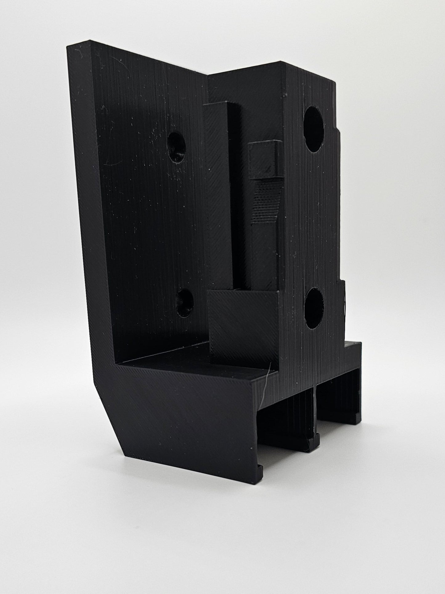 AKV Wallmount w/Dual Mag Hanger