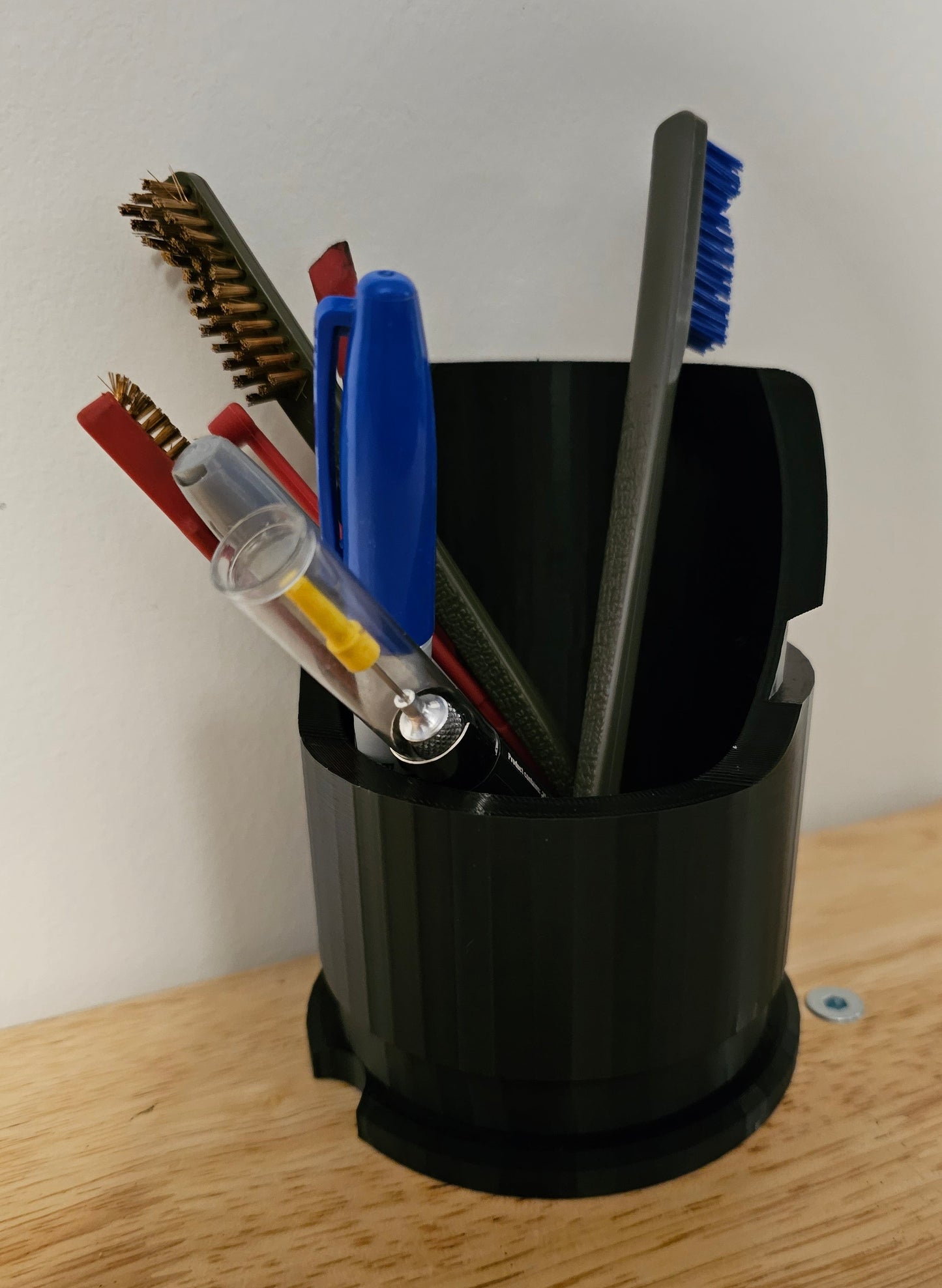 Slant Brake Pen cup